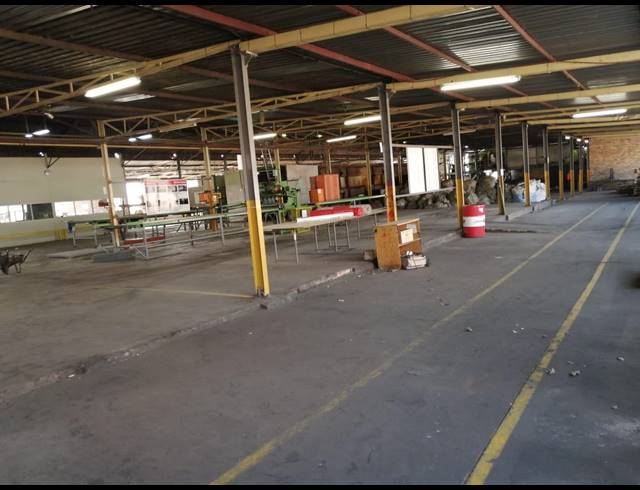 4,500M² WAREHOUSE FOR SALE IN VULCANIA